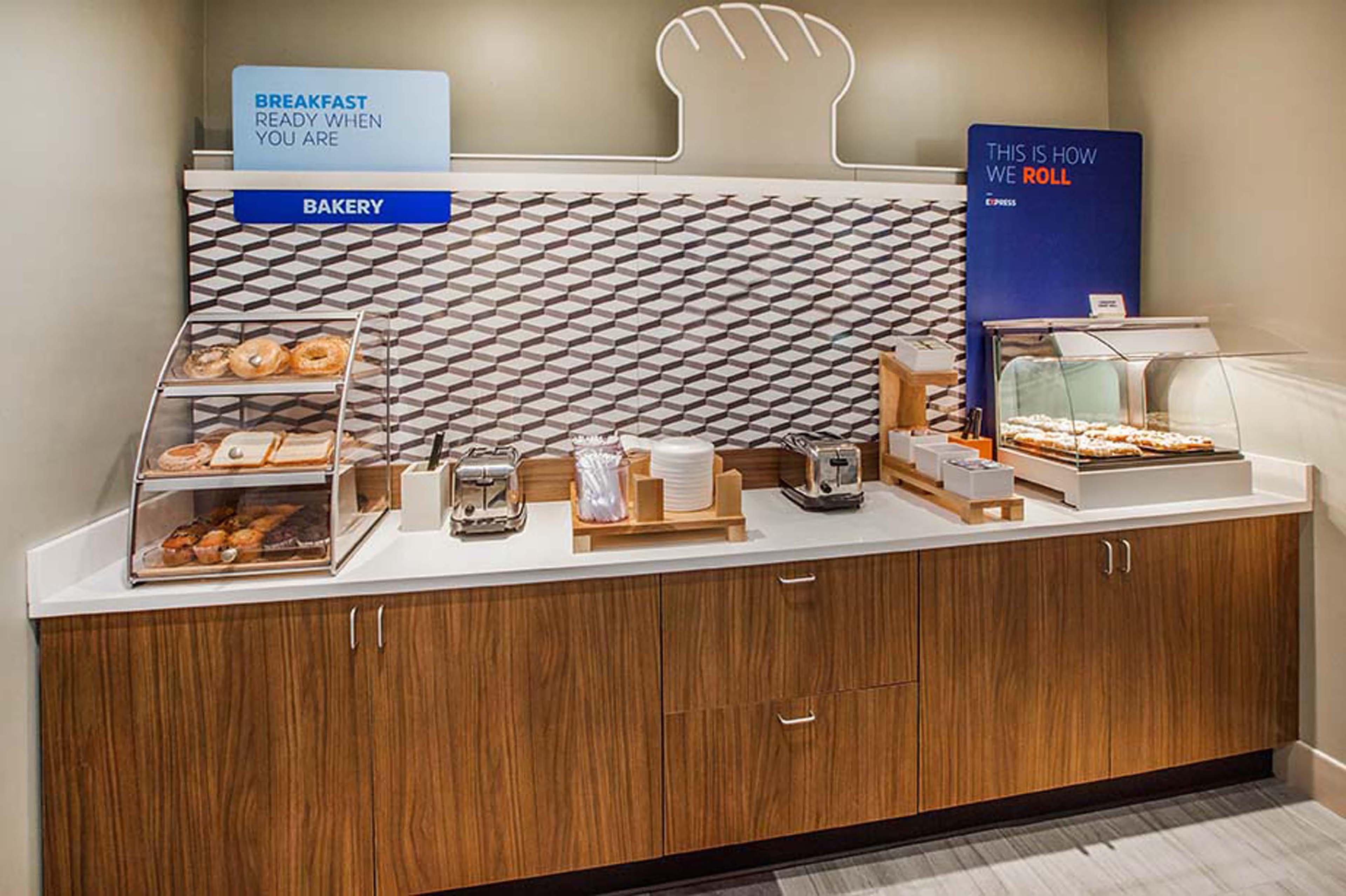 Holiday Inn Express & Suites - Oxford By Ihg Exteriér fotografie
