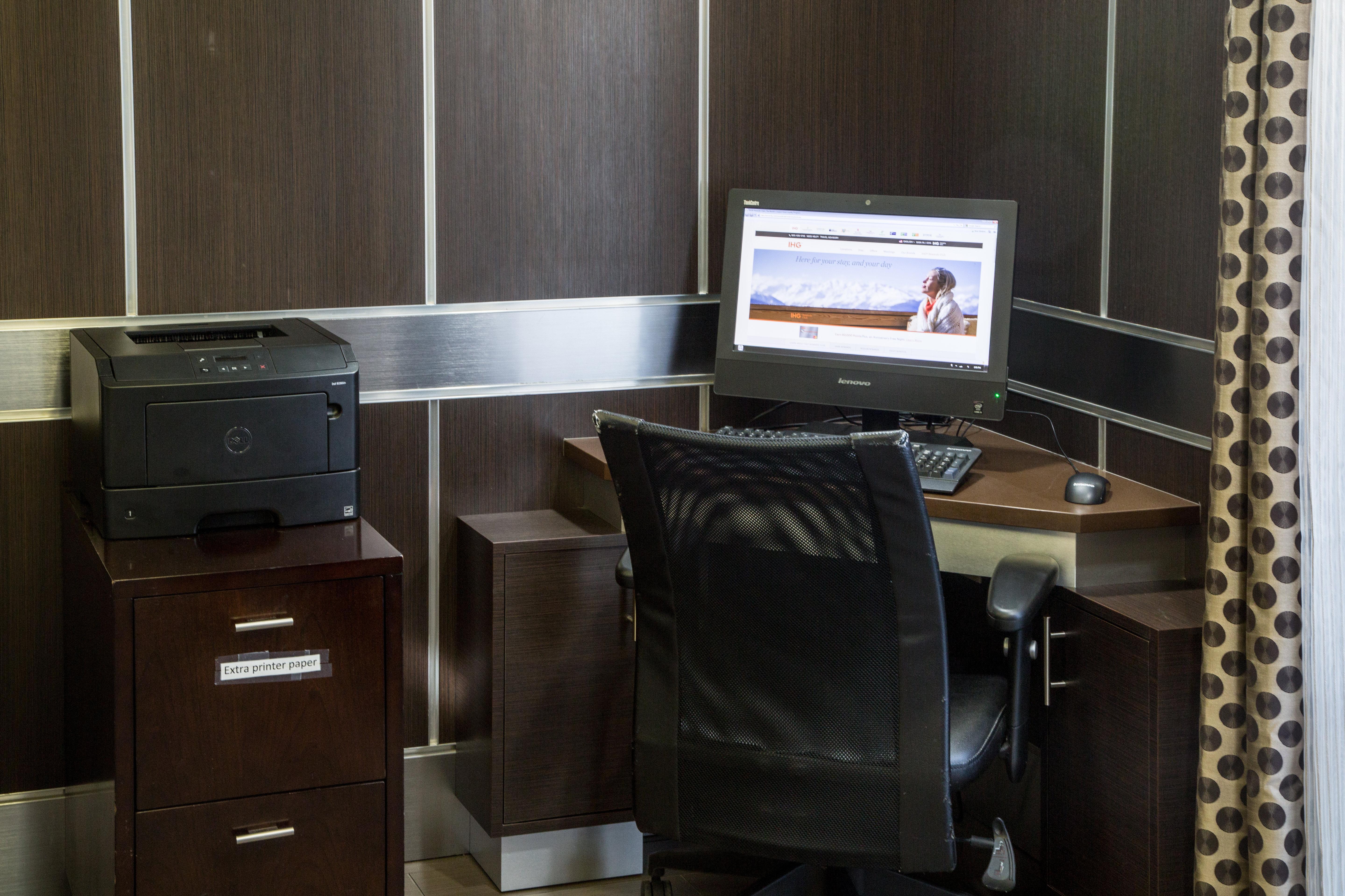 Holiday Inn Express & Suites - Oxford By Ihg Exteriér fotografie
