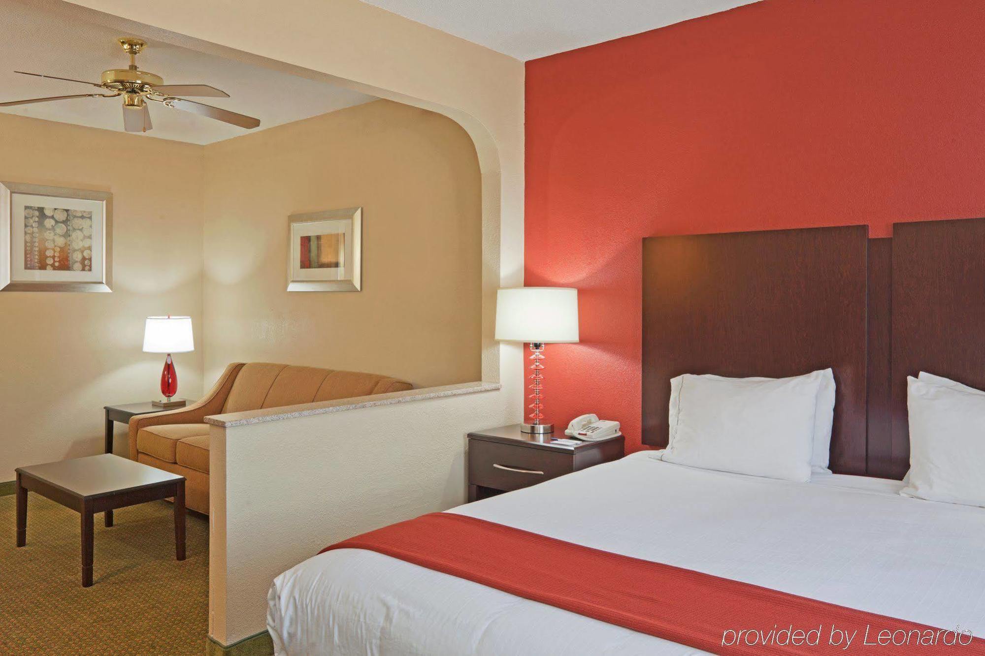 Holiday Inn Express & Suites - Oxford By Ihg Exteriér fotografie