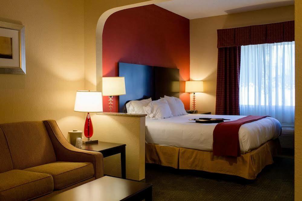 Holiday Inn Express & Suites - Oxford By Ihg Exteriér fotografie