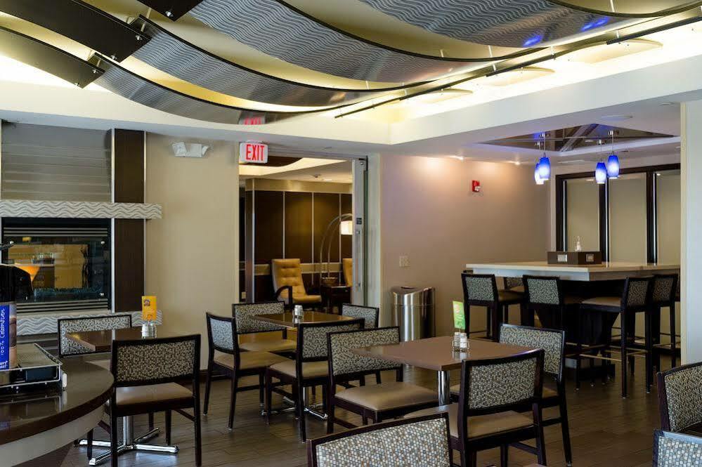 Holiday Inn Express & Suites - Oxford By Ihg Exteriér fotografie